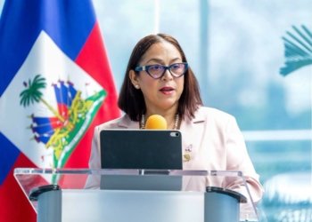 Raina Forbin impulsa la prevención del cáncer de mama en la Cancillería de Haití