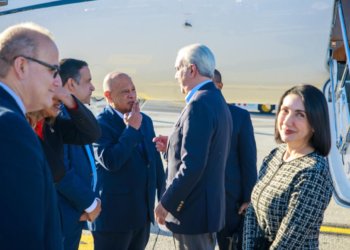 Luis Abinader llega a Roma para reunirse con el papa León XIV y participar en un foro de la FAO