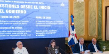 Autoridades dominicanas participan en una reunión oficial sobre la defensa de la producción nacional de arroz frente a Estados Unidos